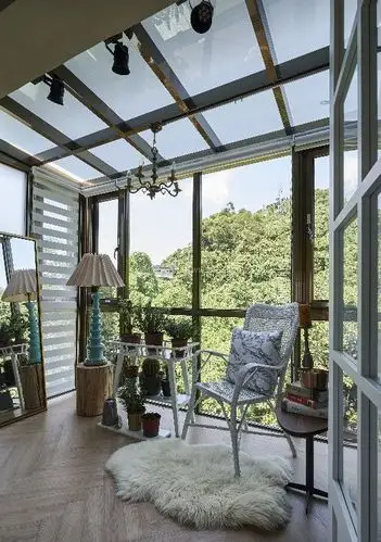 阳台设计玻璃吊顶装修效果图