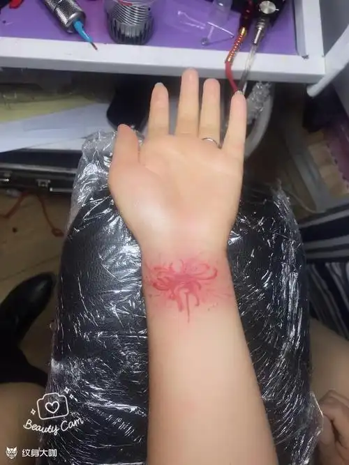 彼岸花_纹身图案手稿图片_何先琴的纹身作品集