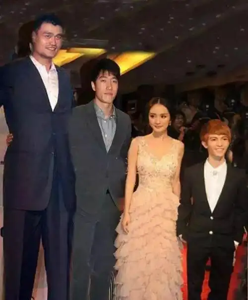 这恐怕是普通人与姚明之间的差距吧