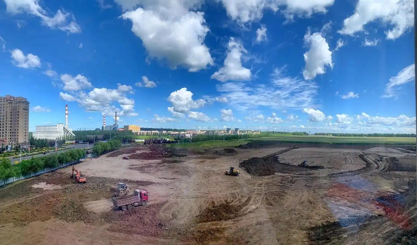 龙江县体育场建设项目,2022年从夏到冬#体育场地建设 #为 - 抖音