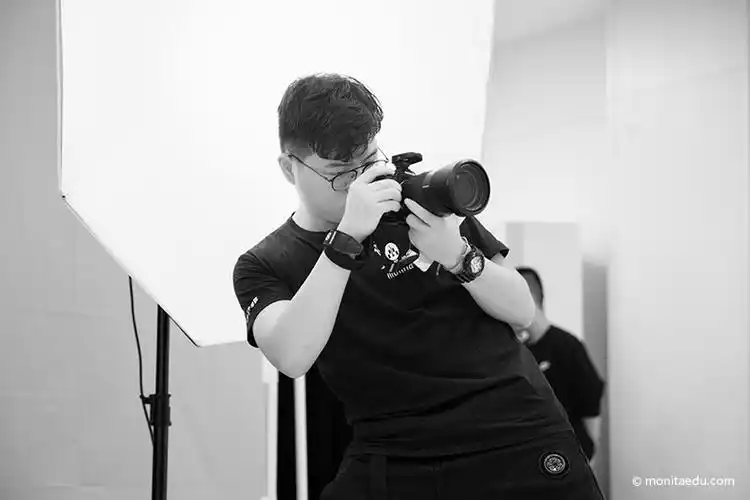 高级摄影师—张佳伟(东莞市)