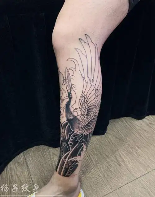仙鹤半成品纹身图片_腿部老传统仙鹤浪花纹身图案