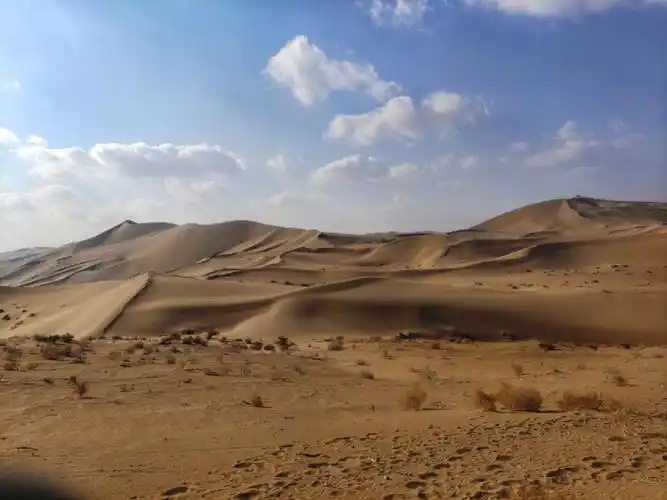 上帝画下的曲线最美巴丹吉林沙漠