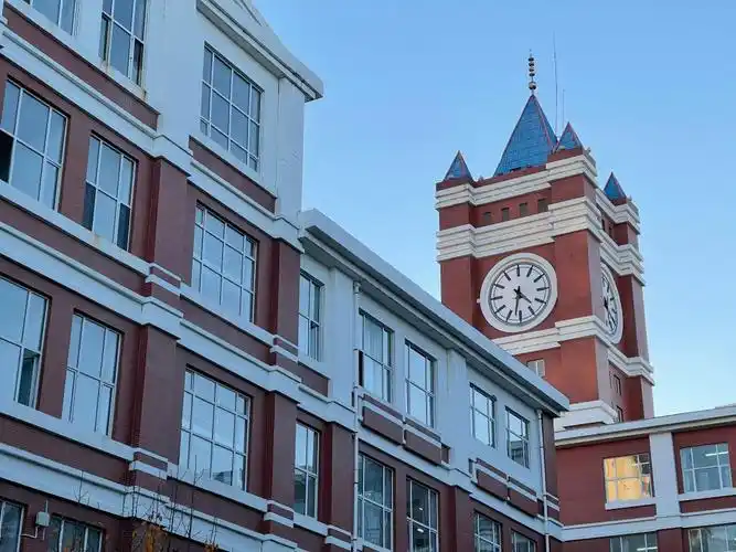 齐齐哈尔大学校园秋色