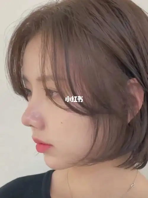 层次感短发八字刘海温柔甜酷可爱唯美