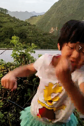 两位拳王为她点赞这个十岁小女孩的一拳威力不小