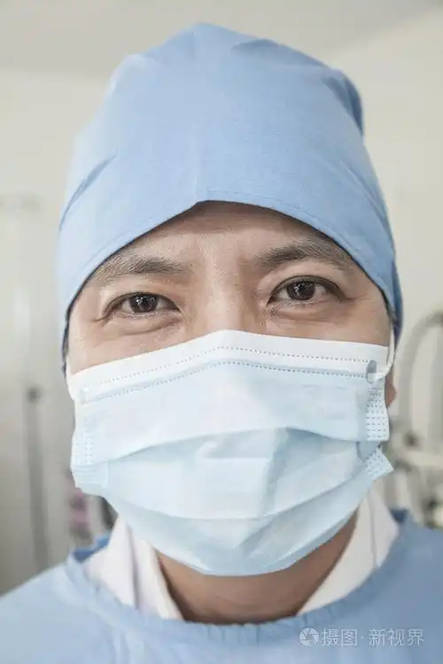 外科医生在手术室里照片-正版商用图片1e311g-摄图新视界