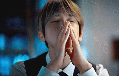 边伯贤动图来了,biubiubiubi