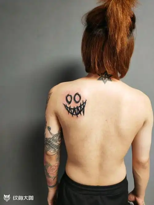 恶魔的微笑_纹身图案手稿图片_张楠的纹身作品集