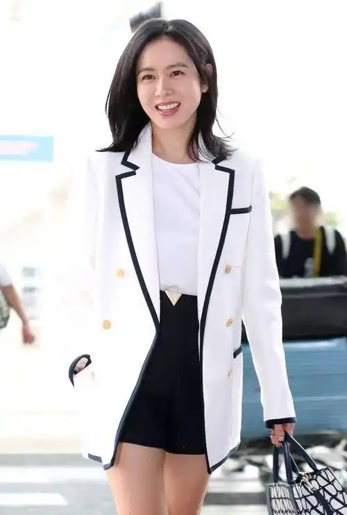 孙艺珍近况身材好,美貌不减,惊艳亮相巴黎时装周!_魅力_女神_时装秀