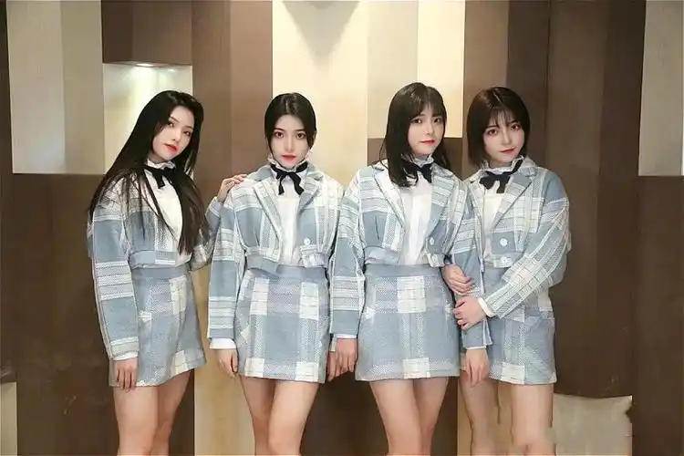 《青春有你2》惊现4胞胎美女,年仅21岁身高175,8条大长腿太抢镜