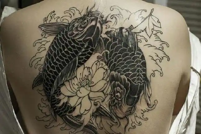 转运鲤鱼满背纹身图案大全