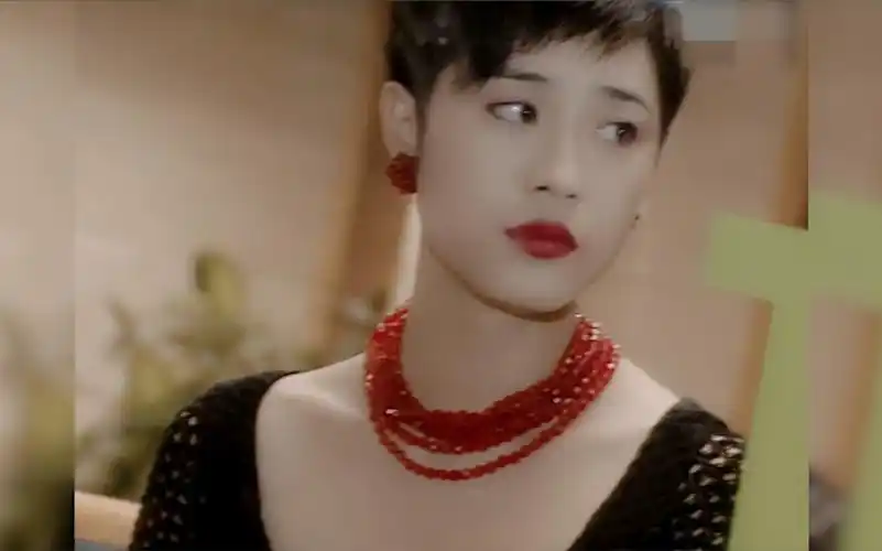 【陈法蓉】港剧《龙兄鼠弟》,女生春秋复古港风穿搭第八期