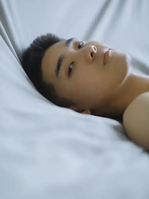 禁欲系写真男生厌世脸怎么拍