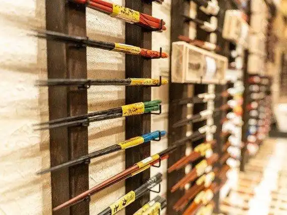 高级筷子专卖店"银座 夏野",筷子在日本被誉为能招来好运的吉祥物