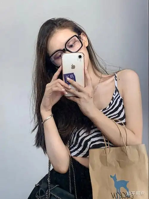 对着镜子自拍有什么技巧? - 知乎