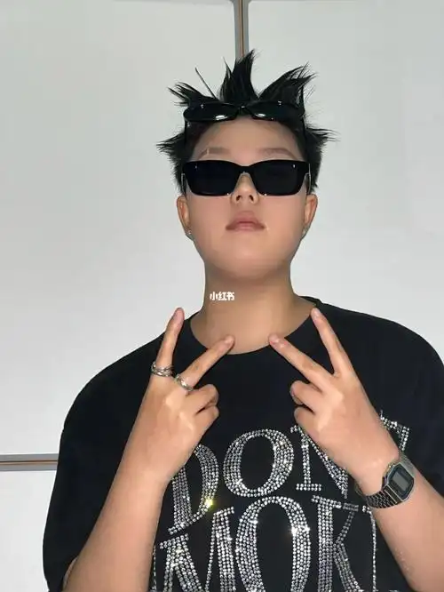 海胆头  #今日发型   浅跟一下风 #我的日常  #le