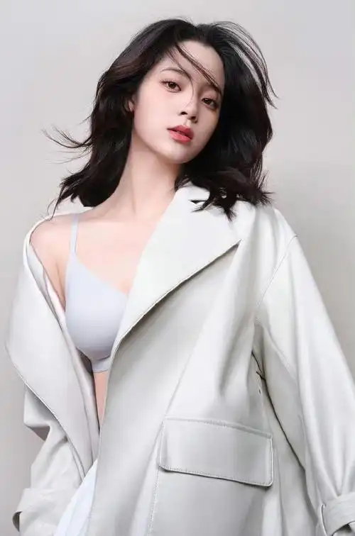 欧阳娜娜内衣代言