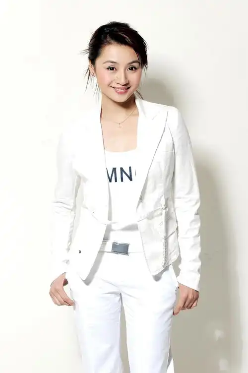 让曹颖深感诧异的是朋友所在的节目组突然找不到主持人了.