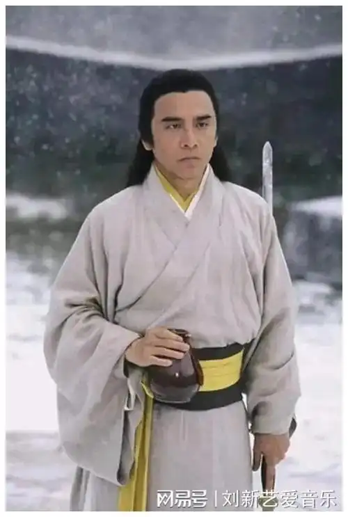 姜大卫:娶演员李琳琳,婚后连生三子,一家五口其乐融融