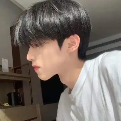 受姐姐们喜欢的最新小奶狗男头 真人帅气干净的纯欲风男生头像_男生