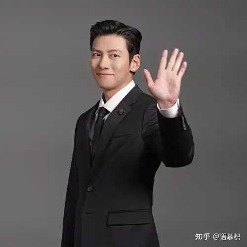 池昌旭再陷抽烟争议三达里室内彩排在演员剧组面前吸电子烟