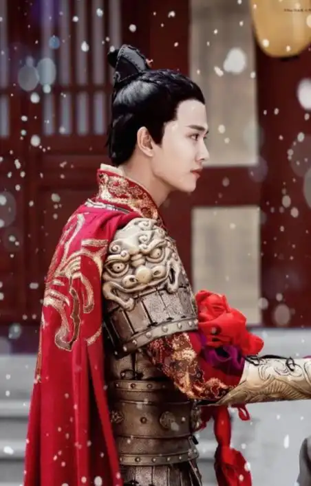 杨洋:我穿红衣最帅,罗云熙:我穿红衣最美,王一博:我像个憨憨