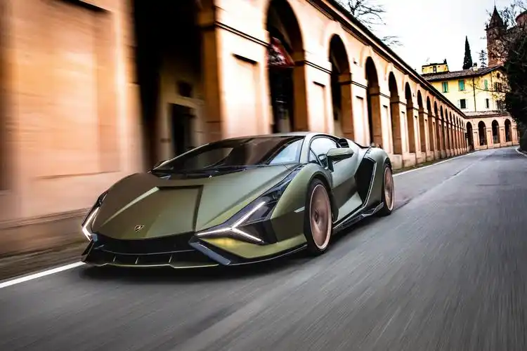 庆祝最新的世界文化遗产,兰博基尼sian来到博洛尼亚