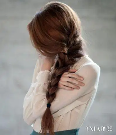 【图】这样玩长发很有趣 4款发型让你拥有甜美气息(2)_女物美容网