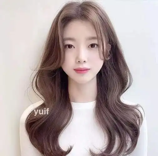 2021年流行发型来了,准备做发型了解一下,直发卷发时髦色都有