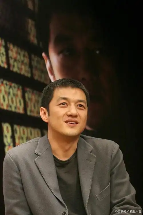 李亚鹏与海哈金喜结婚生女,幸福满满,与王菲的婚姻生活大相径庭