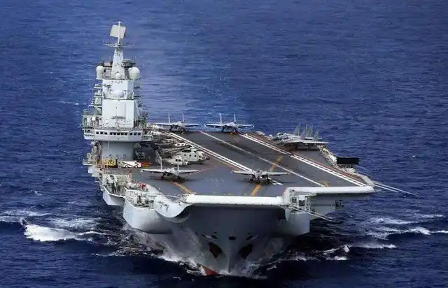 中国第一艘国产航空母舰山东舰入列海军有感