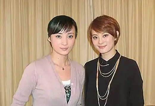 谁说孙俪和蒋勤勤像双胞胎看了两人的合影一切都明白了