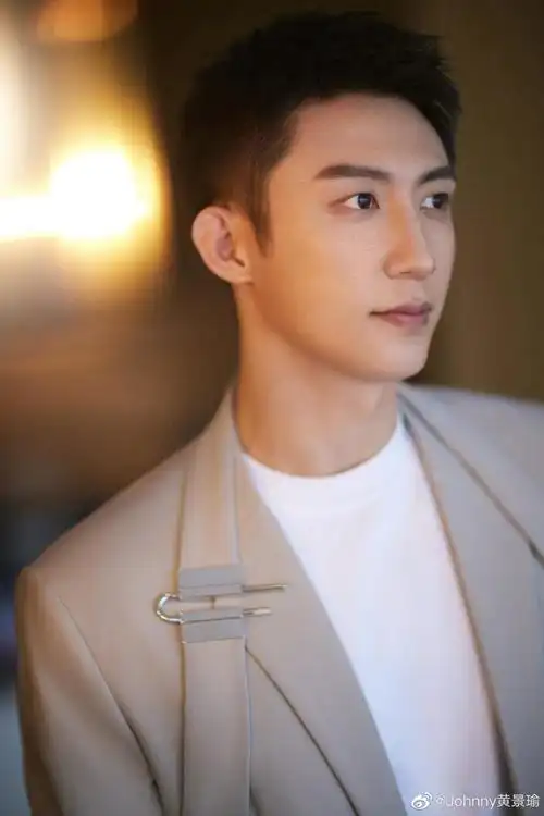 "是亲人也是朋友",黄景瑜回应与前妻王雨馨关系_腾讯新闻