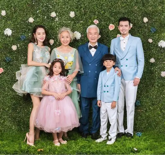 2020年上海展会全家福6口多人拍照影楼工作室写真艺术照摄影服装