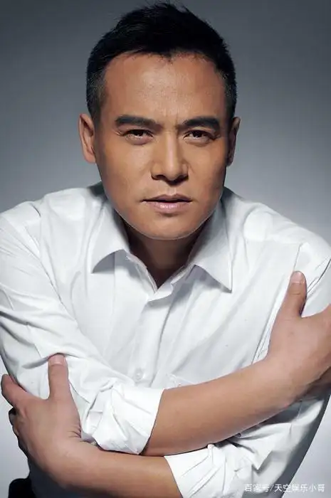张永刚:毕业于上海戏剧学院表演系,中国内地男演员,气质非凡!