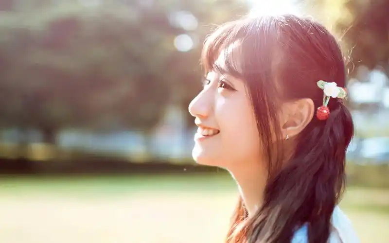 可爱文艺美女高清唯美写真壁纸