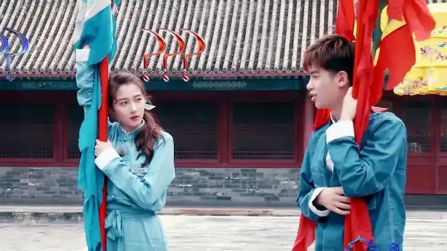 黄明昊的土味情话说来就来,关晓彤好奇提问,被恶心到了