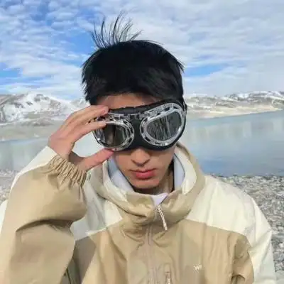 男生头像冷酷帅气阳光图片