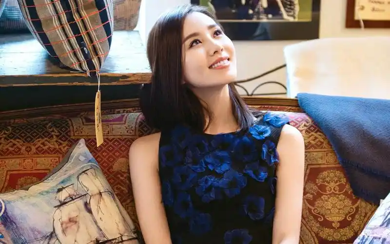 刘诗诗清新时尚写真图片桌面壁纸下载