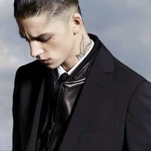 微信男生头像霸气超拽冷酷无情可爱点