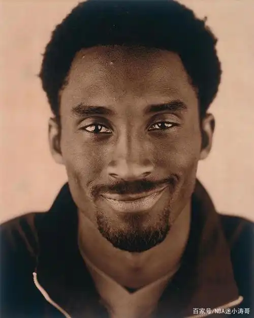 一组科比的照片,从青涩到成熟