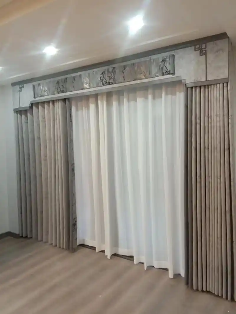 安装完窗帘存放的照片窗帘安装师傅的工作日常