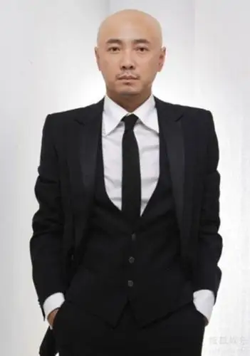 光头该穿啥衣服 (比较潮一点的)