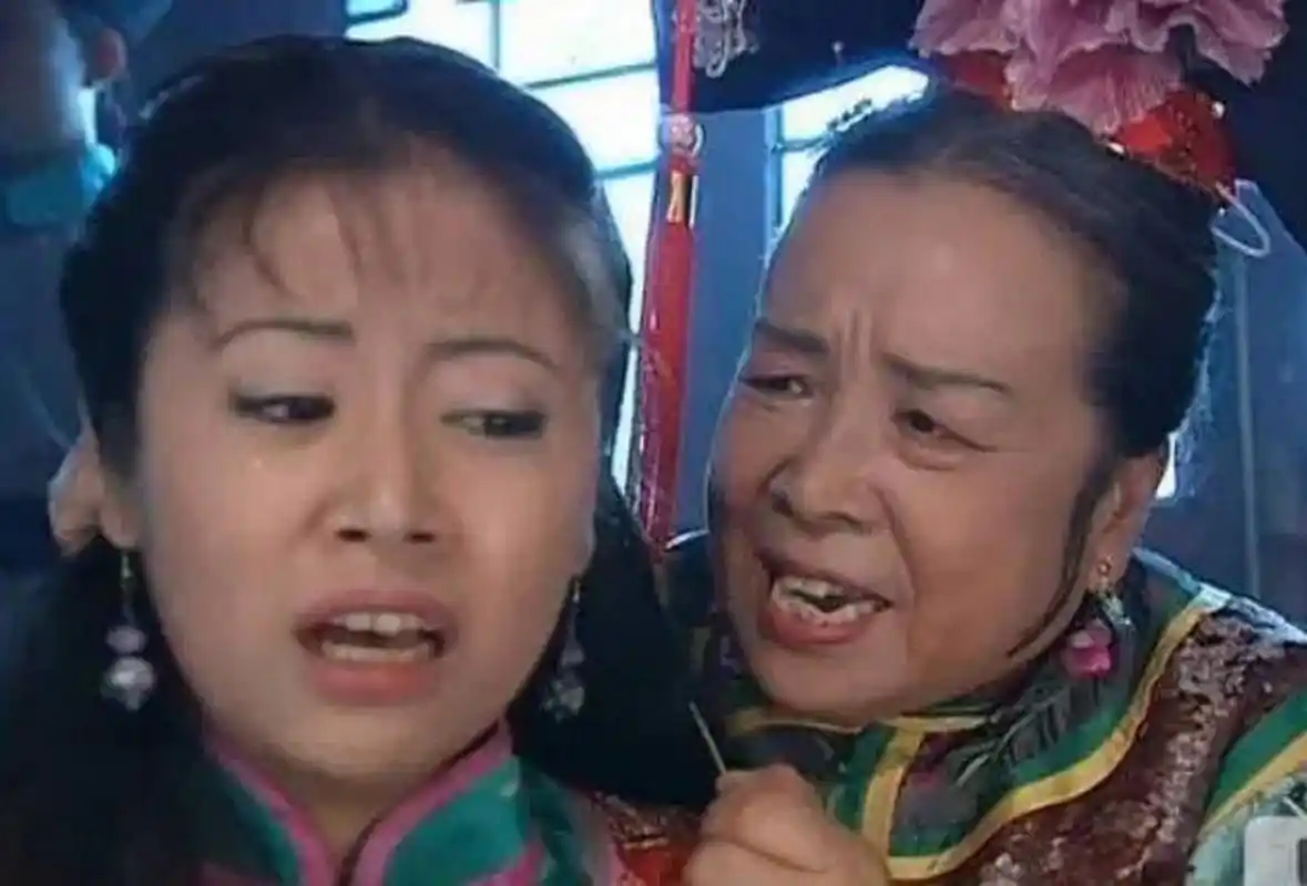 涓流计划# 《还珠格格》容嬷嬷扮演者李明启 ,她演绎完容嬷嬷,憾噜