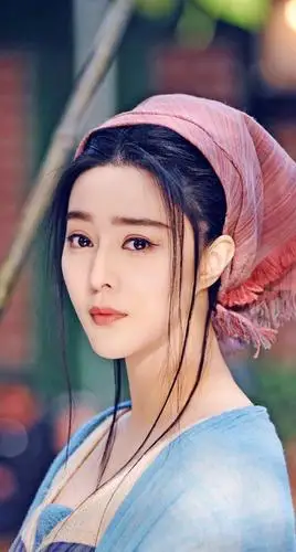 看到17岁的范冰冰,你还会质疑她整容吗