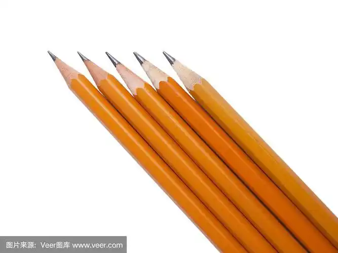 五支铅笔孤立在白色上