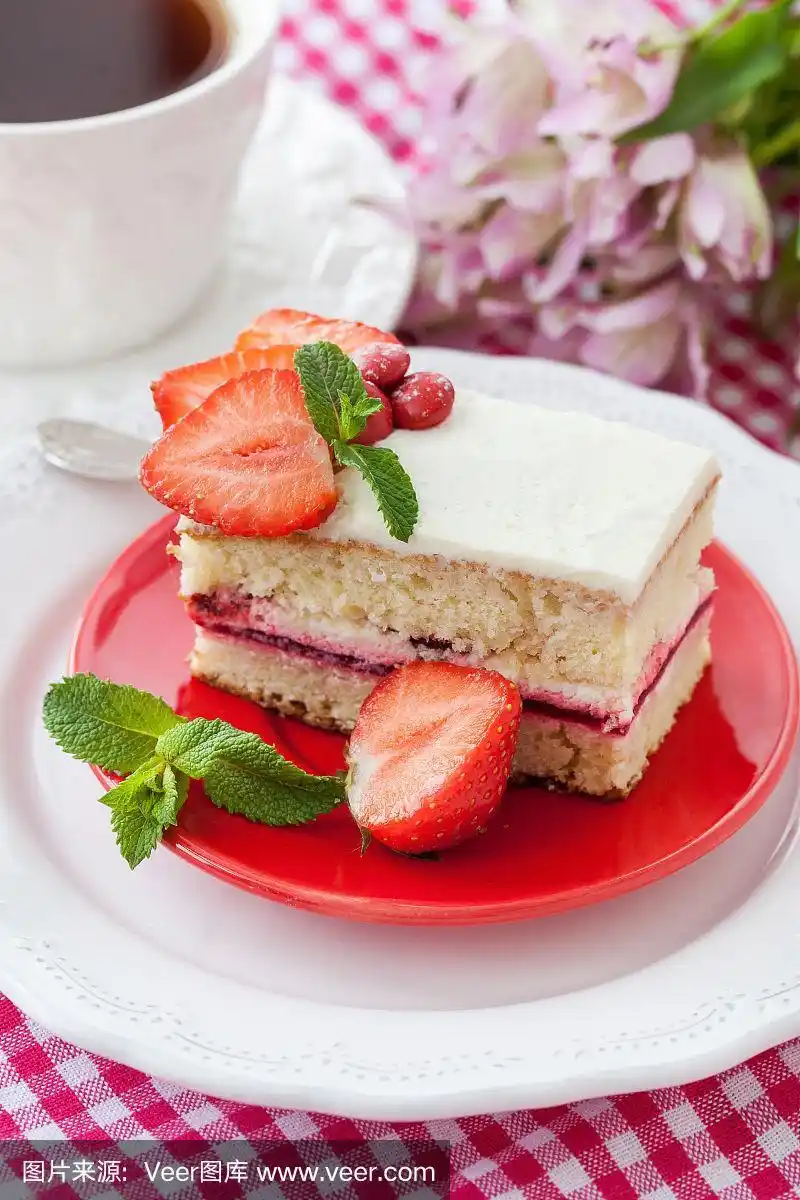 一块草莓蛋糕
