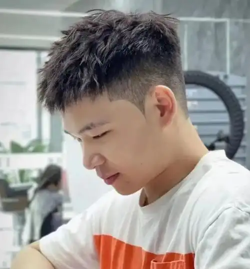 帅气锡纸烫短发 酷炫十足懒人必备_男生烫发 - 美发站
