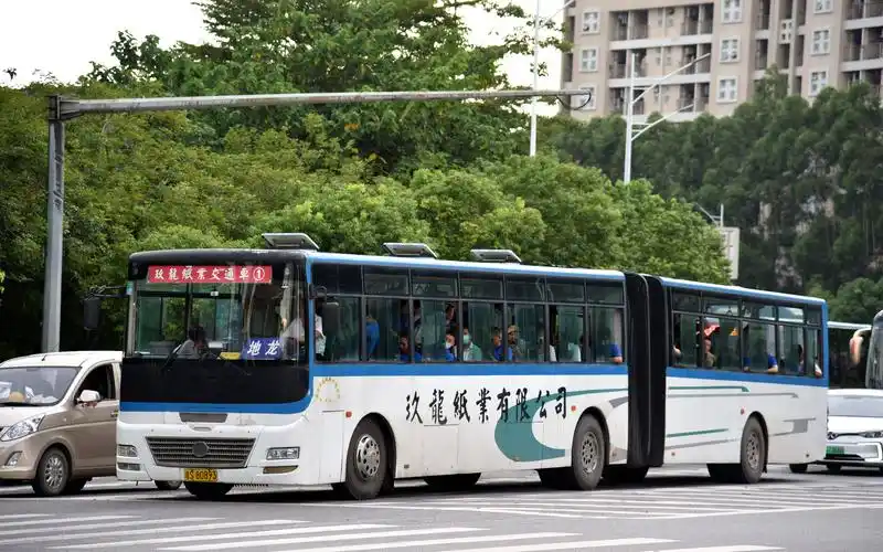 【kom】后煤气铰接时代的老亮点 东莞玖龙纸业交通车 黄海"海怪"dd